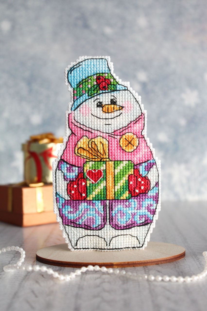 Р-844 Снеговик с подарками (М.П. Студия). Фото N2